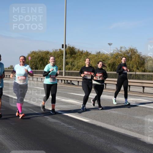 03.10.2025 - Köhlbrandbrückenlauf Julia Fischer http://msf.ph/oto/9017039 03.10.2025 13:22:15 Position 3  meine-sportfotos.de