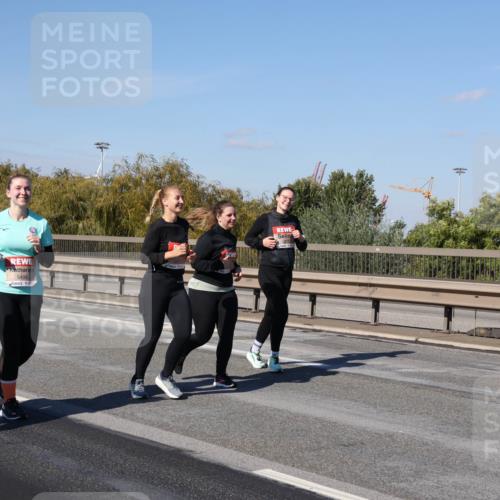 03.10.2025 - Köhlbrandbrückenlauf Julia Fischer http://msf.ph/oto/9017046 03.10.2025 13:22:17 Position 3 6527, 5499 meine-sportfotos.de