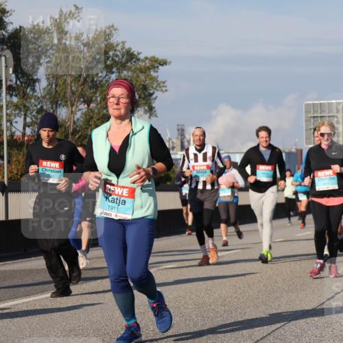 03.10.2025 - Köhlbrandbrückenlauf Luisa Fischer http://msf.ph/oto/9017051 03.10.2025 11:03:11 Position 3 1911, 1917 meine-sportfotos.de