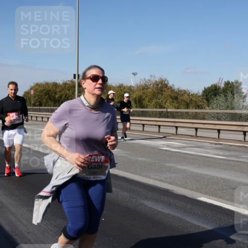 03.10.2025 - Köhlbrandbrückenlauf Julia Fischer http://msf.ph/oto/9017076 03.10.2025 13:22:34 Position 3 5999 meine-sportfotos.de