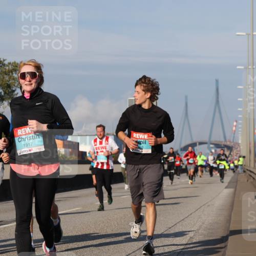 03.10.2025 - Köhlbrandbrückenlauf Luisa Fischer http://msf.ph/oto/9017080 03.10.2025 11:03:14 Position 3 3732, 1917, 768 meine-sportfotos.de