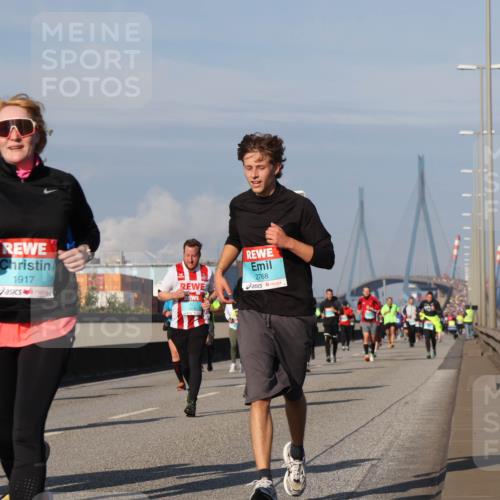 03.10.2025 - Köhlbrandbrückenlauf Luisa Fischer http://msf.ph/oto/9017083 03.10.2025 11:03:15 Position 3 3732, 1917, 2768 meine-sportfotos.de