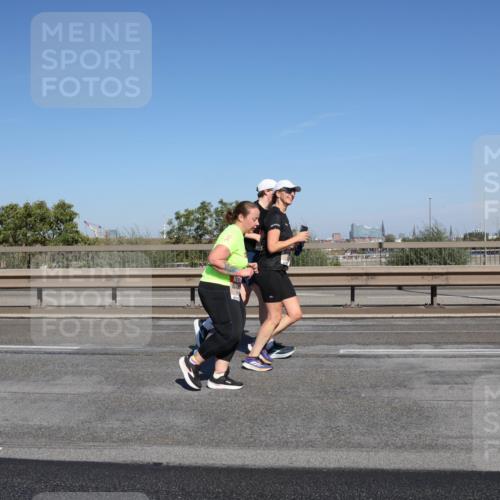03.10.2025 - Köhlbrandbrückenlauf Julia Fischer http://msf.ph/oto/9017089 03.10.2025 13:22:39 Position 3  meine-sportfotos.de
