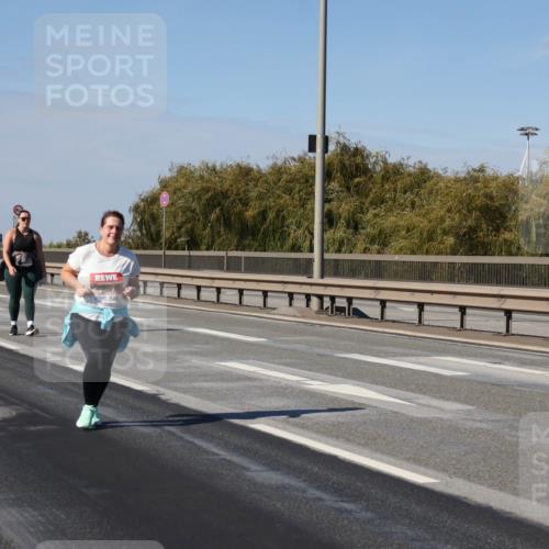 03.10.2025 - Köhlbrandbrückenlauf Julia Fischer http://msf.ph/oto/9017092 03.10.2025 13:22:47 Position 3  meine-sportfotos.de