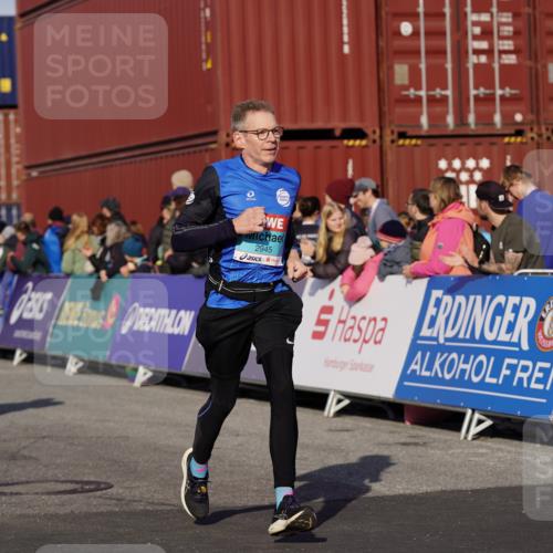 03.10.2025 - Köhlbrandbrückenlauf Michael Burmester http://msf.ph/oto/9017093 03.10.2025 10:16:27 Ziel 1325, 2165, 2287, 2778, 2945 meine-sportfotos.de