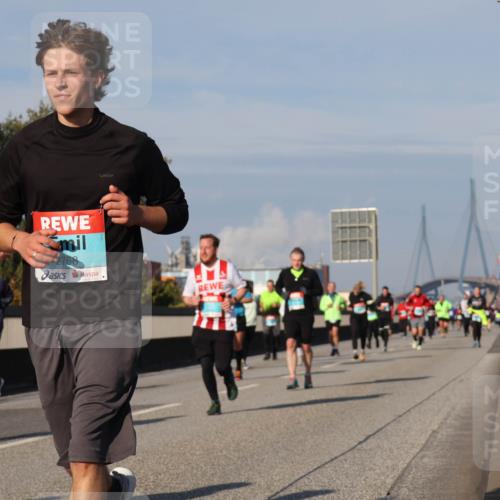03.10.2025 - Köhlbrandbrückenlauf Luisa Fischer http://msf.ph/oto/9017104 03.10.2025 11:03:17 Position 3 768 meine-sportfotos.de