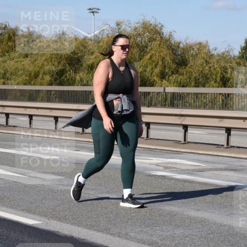03.10.2025 - Köhlbrandbrückenlauf Julia Fischer http://msf.ph/oto/9017106 03.10.2025 13:22:55 Position 3  meine-sportfotos.de