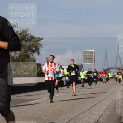 03.10.2025 - Köhlbrandbrückenlauf Luisa Fischer http://msf.ph/oto/9017107 03.10.2025 11:03:17 Position 3 2768 meine-sportfotos.de