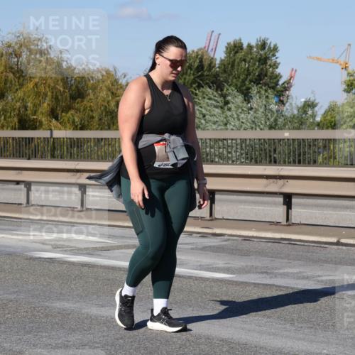 03.10.2025 - Köhlbrandbrückenlauf Julia Fischer http://msf.ph/oto/9017109 03.10.2025 13:22:56 Position 3 17, 381 meine-sportfotos.de