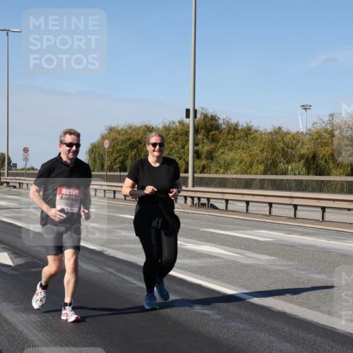 03.10.2025 - Köhlbrandbrückenlauf Julia Fischer http://msf.ph/oto/9017120 03.10.2025 13:23:03 Position 3 5375 meine-sportfotos.de
