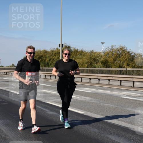03.10.2025 - Köhlbrandbrückenlauf Julia Fischer http://msf.ph/oto/9017123 03.10.2025 13:23:04 Position 3  meine-sportfotos.de