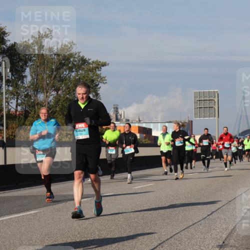 03.10.2025 - Köhlbrandbrückenlauf Luisa Fischer http://msf.ph/oto/9017137 03.10.2025 11:03:21 Position 3 2180 meine-sportfotos.de
