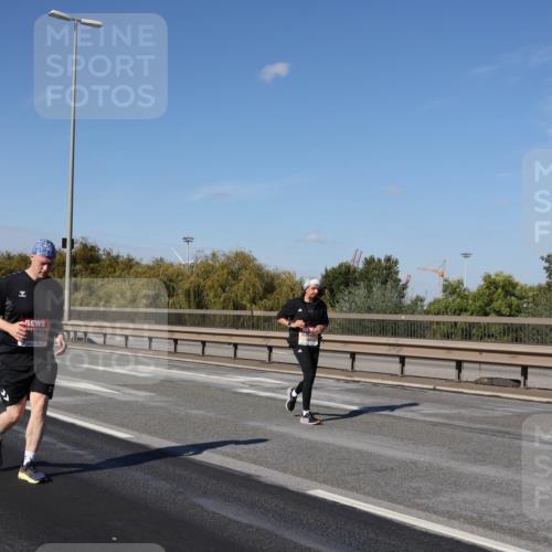03.10.2025 - Köhlbrandbrückenlauf Julia Fischer http://msf.ph/oto/9017152 03.10.2025 13:23:21 Position 3  meine-sportfotos.de