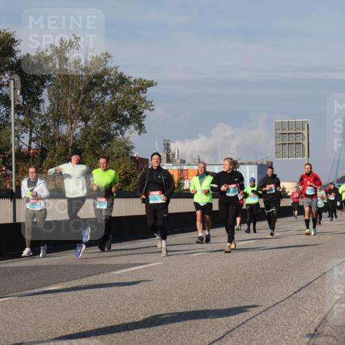 03.10.2025 - Köhlbrandbrückenlauf Luisa Fischer http://msf.ph/oto/9017153 03.10.2025 11:03:23 Position 3  meine-sportfotos.de