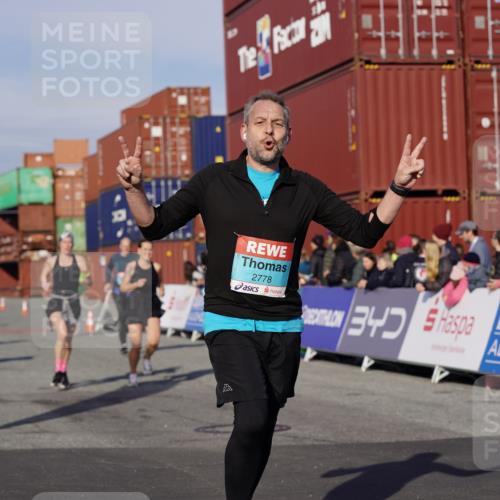 03.10.2025 - Köhlbrandbrückenlauf Michael Burmester http://msf.ph/oto/9017183 03.10.2025 10:16:34 Ziel 1325, 1437, 2113, 2247, 2287, 2349, 2778, 3194, 3747 meine-sportfotos.de