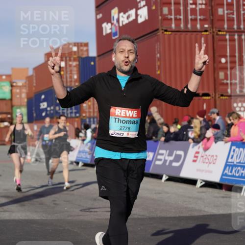 03.10.2025 - Köhlbrandbrückenlauf Michael Burmester http://msf.ph/oto/9017189 03.10.2025 10:16:34 Ziel 1325, 1437, 2113, 2247, 2287, 2349, 2778, 3194, 3747 meine-sportfotos.de
