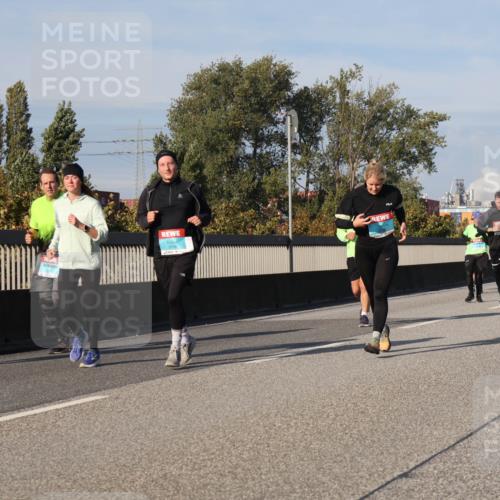 03.10.2025 - Köhlbrandbrückenlauf Luisa Fischer http://msf.ph/oto/9017198 03.10.2025 11:03:27 Position 3 1995, 3758 meine-sportfotos.de