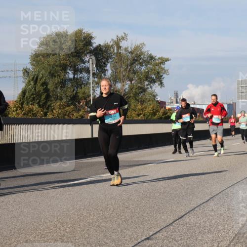 03.10.2025 - Köhlbrandbrückenlauf Luisa Fischer http://msf.ph/oto/9017204 03.10.2025 11:03:28 Position 3 3758, 3755 meine-sportfotos.de