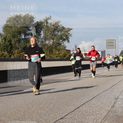 03.10.2025 - Köhlbrandbrückenlauf Luisa Fischer http://msf.ph/oto/9017207 03.10.2025 11:03:28 Position 3  meine-sportfotos.de