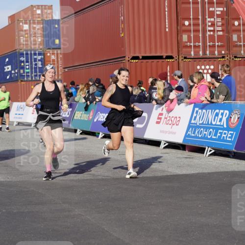 03.10.2025 - Köhlbrandbrückenlauf Michael Burmester http://msf.ph/oto/9017208 03.10.2025 10:16:35 Ziel 1437, 2113, 2247, 2287, 2349, 2778, 3194, 3747 meine-sportfotos.de