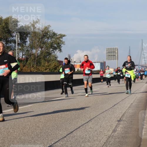 03.10.2025 - Köhlbrandbrückenlauf Luisa Fischer http://msf.ph/oto/9017212 03.10.2025 11:03:29 Position 3 375 meine-sportfotos.de