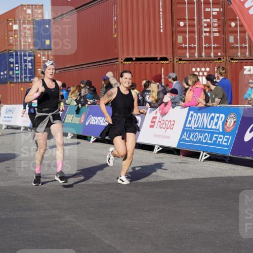 03.10.2025 - Köhlbrandbrückenlauf Michael Burmester http://msf.ph/oto/9017215 03.10.2025 10:16:35 Ziel 1437, 2113, 2247, 2287, 2349, 2778, 3194, 3747 meine-sportfotos.de