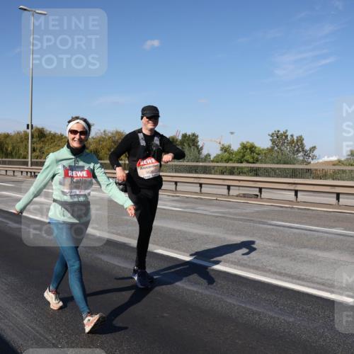 03.10.2025 - Köhlbrandbrückenlauf Julia Fischer http://msf.ph/oto/9017218 03.10.2025 13:23:51 Position 3 5635, 5636 meine-sportfotos.de