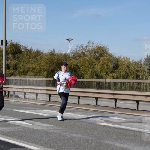 03.10.2025 - Köhlbrandbrückenlauf Julia Fischer http://msf.ph/oto/9017220 03.10.2025 13:23:56 Position 3  meine-sportfotos.de
