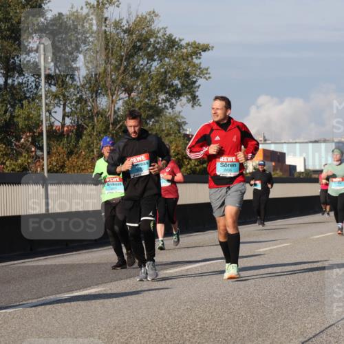 03.10.2025 - Köhlbrandbrückenlauf Luisa Fischer http://msf.ph/oto/9017226 03.10.2025 11:03:30 Position 3 2674, 2855, 1547 meine-sportfotos.de