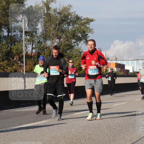 03.10.2025 - Köhlbrandbrückenlauf Luisa Fischer http://msf.ph/oto/9017230 03.10.2025 11:03:31 Position 3 2854, 2855, 2674, 154 meine-sportfotos.de