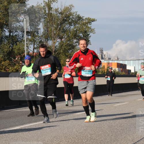 03.10.2025 - Köhlbrandbrückenlauf Luisa Fischer http://msf.ph/oto/9017234 03.10.2025 11:03:31 Position 3 2674, 2854, 2855, 1547 meine-sportfotos.de