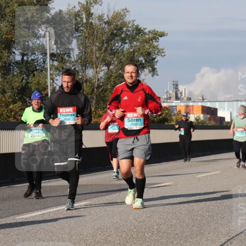 03.10.2025 - Köhlbrandbrückenlauf Luisa Fischer http://msf.ph/oto/9017239 03.10.2025 11:03:31 Position 3 2674, 2854, 2855, 1547 meine-sportfotos.de