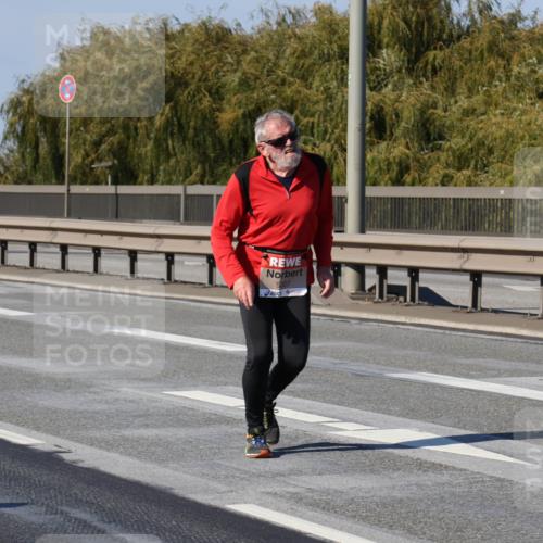03.10.2025 - Köhlbrandbrückenlauf Julia Fischer http://msf.ph/oto/9017241 03.10.2025 13:24:12 Position 3  meine-sportfotos.de