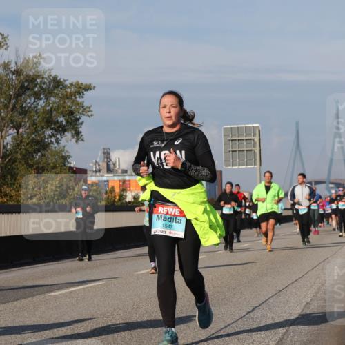 03.10.2025 - Köhlbrandbrückenlauf Luisa Fischer http://msf.ph/oto/9017254 03.10.2025 11:03:33 Position 3 1547 meine-sportfotos.de