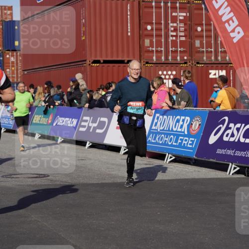 03.10.2025 - Köhlbrandbrückenlauf Michael Burmester http://msf.ph/oto/9017256 03.10.2025 10:16:37 Ziel 1437, 2113, 2247, 2349, 2404, 2778, 3194, 3747 meine-sportfotos.de