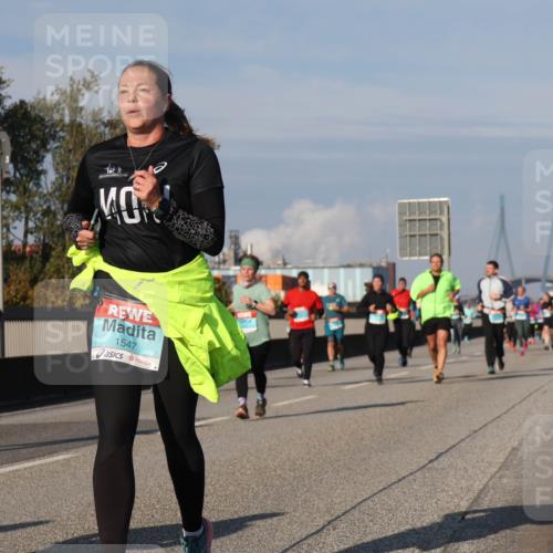 03.10.2025 - Köhlbrandbrückenlauf Luisa Fischer http://msf.ph/oto/9017265 03.10.2025 11:03:34 Position 3 1547 meine-sportfotos.de