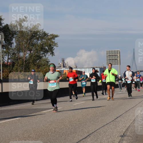 03.10.2025 - Köhlbrandbrückenlauf Luisa Fischer http://msf.ph/oto/9017275 03.10.2025 11:03:35 Position 3  meine-sportfotos.de
