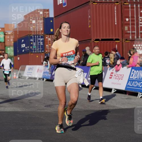 03.10.2025 - Köhlbrandbrückenlauf Michael Burmester http://msf.ph/oto/9017285 03.10.2025 10:16:39 Ziel 1303, 1304, 1437, 1708, 2113, 2247, 2349, 2404, 3194, 3747 meine-sportfotos.de
