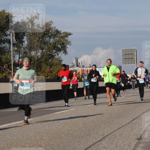 03.10.2025 - Köhlbrandbrückenlauf Luisa Fischer http://msf.ph/oto/9017291 03.10.2025 11:03:37 Position 3  meine-sportfotos.de