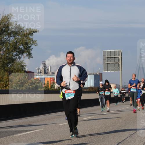 03.10.2025 - Köhlbrandbrückenlauf Luisa Fischer http://msf.ph/oto/9017324 03.10.2025 11:03:42 Position 3  meine-sportfotos.de