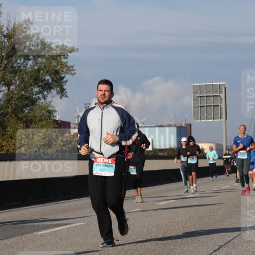 03.10.2025 - Köhlbrandbrückenlauf Luisa Fischer http://msf.ph/oto/9017329 03.10.2025 11:03:42 Position 3 3, 3529 meine-sportfotos.de
