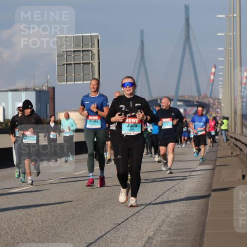 03.10.2025 - Köhlbrandbrückenlauf Luisa Fischer http://msf.ph/oto/9017348 03.10.2025 11:03:44 Position 3 1971 meine-sportfotos.de