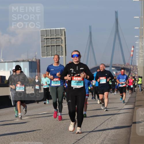 03.10.2025 - Köhlbrandbrückenlauf Luisa Fischer http://msf.ph/oto/9017353 03.10.2025 11:03:45 Position 3 1971 meine-sportfotos.de