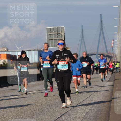 03.10.2025 - Köhlbrandbrückenlauf Luisa Fischer http://msf.ph/oto/9017365 03.10.2025 11:03:46 Position 3 2055, 1971 meine-sportfotos.de