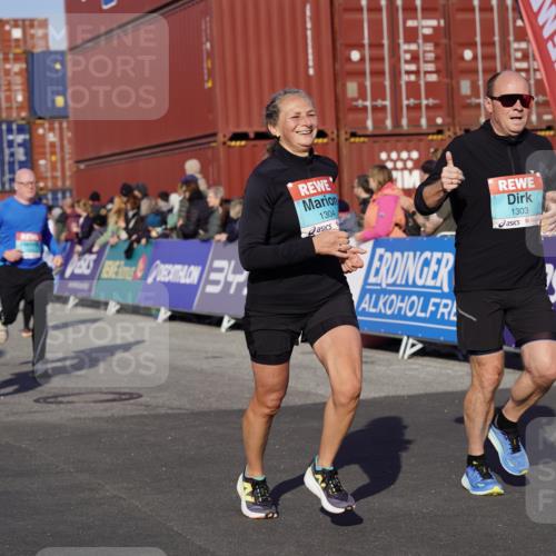03.10.2025 - Köhlbrandbrückenlauf Michael Burmester http://msf.ph/oto/9017386 03.10.2025 10:16:46 Ziel 1202, 1204, 1303, 1304, 1322, 1708, 1720, 1760, 1938, 2404, 2514, 2750, 3194, 3416, 3779 meine-sportfotos.de