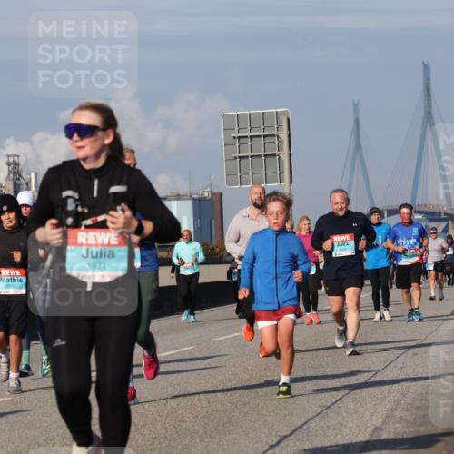 03.10.2025 - Köhlbrandbrückenlauf Luisa Fischer http://msf.ph/oto/9017388 03.10.2025 11:03:48 Position 3 2897, 1971 meine-sportfotos.de