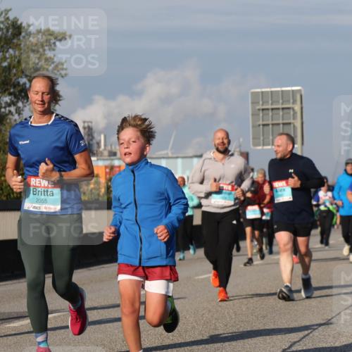 03.10.2025 - Köhlbrandbrückenlauf Luisa Fischer http://msf.ph/oto/9017401 03.10.2025 11:03:51 Position 3 2897, 2055 meine-sportfotos.de