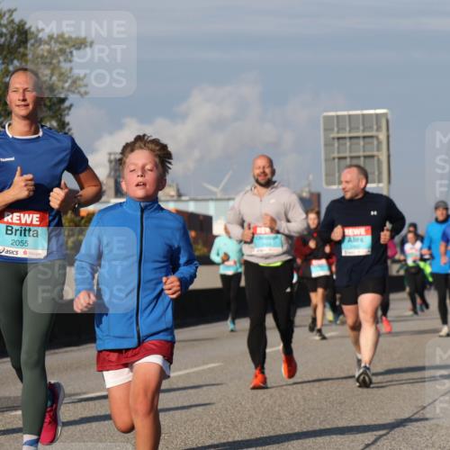 03.10.2025 - Köhlbrandbrückenlauf Luisa Fischer http://msf.ph/oto/9017403 03.10.2025 11:03:51 Position 3 2055 meine-sportfotos.de