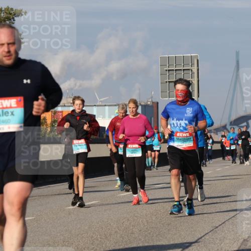 03.10.2025 - Köhlbrandbrückenlauf Luisa Fischer http://msf.ph/oto/9017448 03.10.2025 11:03:55 Position 3 2460, 2875 meine-sportfotos.de