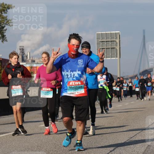 03.10.2025 - Köhlbrandbrückenlauf Luisa Fischer http://msf.ph/oto/9017466 03.10.2025 11:03:57 Position 3 1861, 15, 3635, 3783, 2675 meine-sportfotos.de